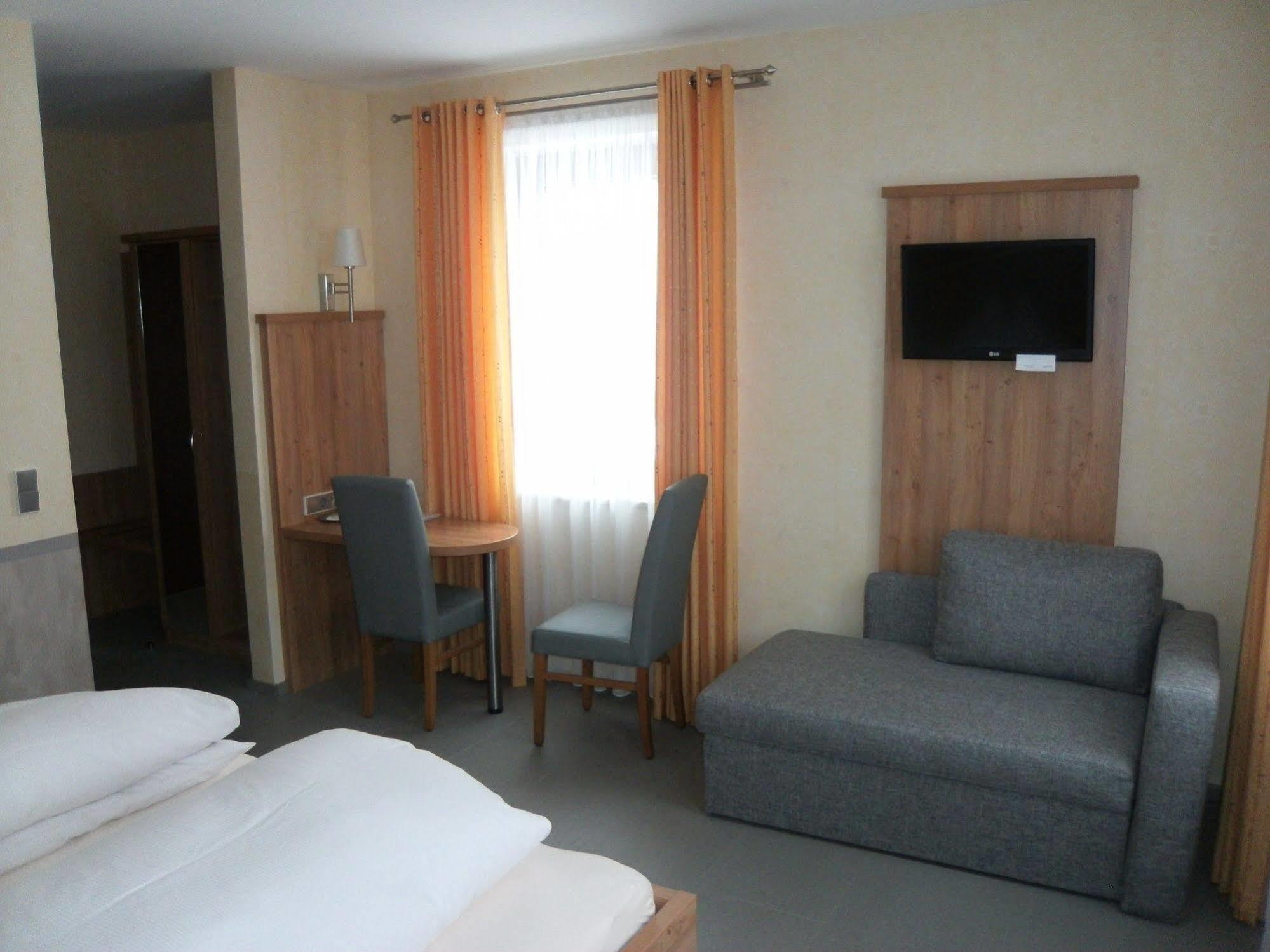 Hotel Garni Illertal Альтенштадт Екстер'єр фото